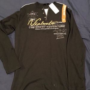 Men’s sports shirt